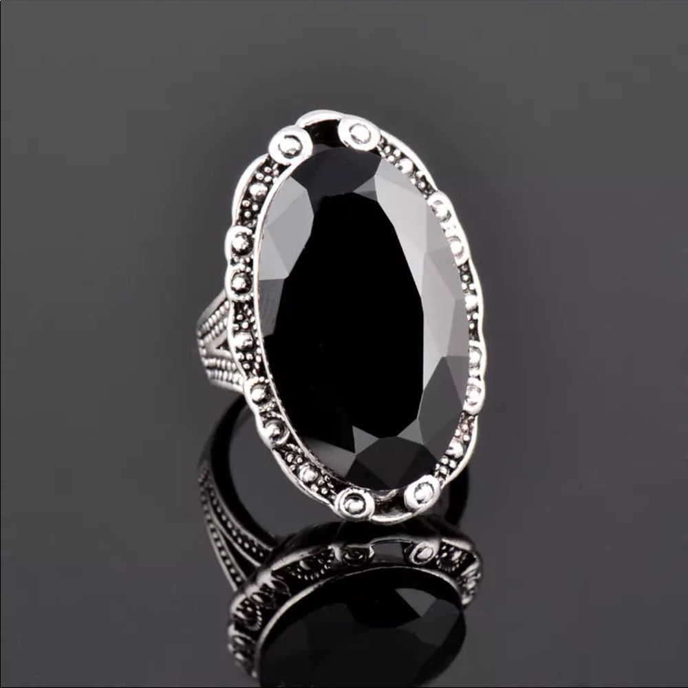 Vintage Black Oval Stone Ring Antique Silver Color - Picture 2 of 3